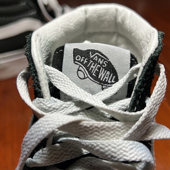 VANS Unisex Black & White Hightop Sneakers - Picture 8 of 10